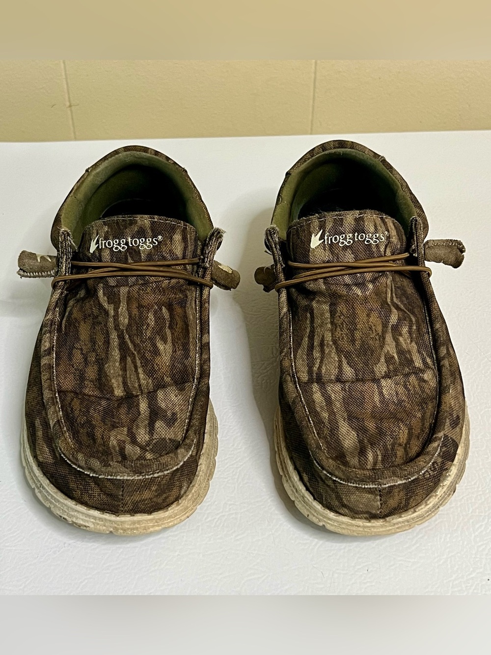 Frogg Toggs Men's Brown Camo Slip-On Loafers